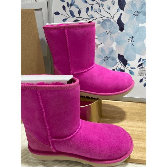 UGG Other - UGG Kids' Classic II Boot - Rock Rose 6M Big Kids